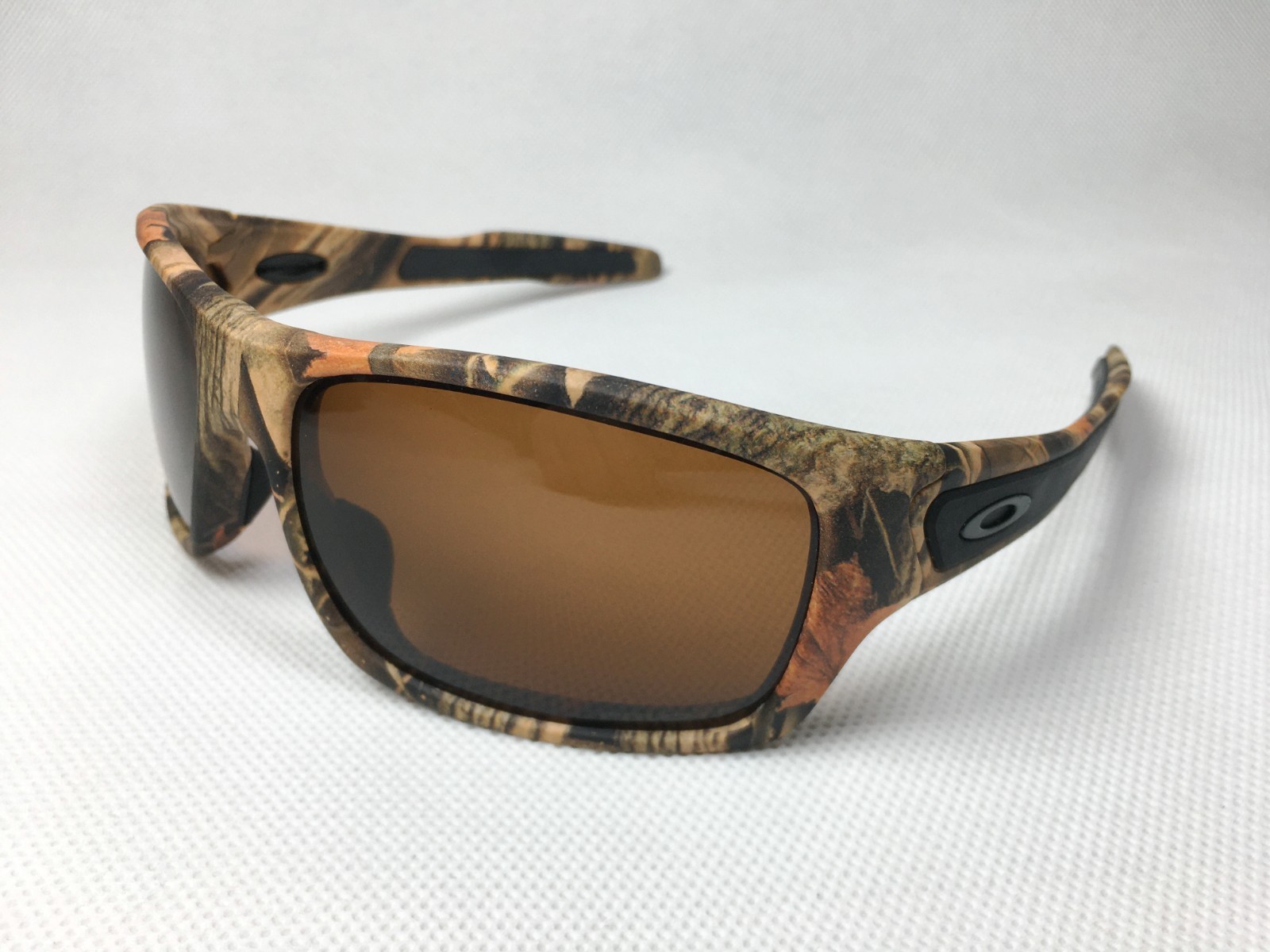 NEW Oakley – King’s Camo Turbine – Woodland Camo / VR28 Black Iridium, OO9263-28