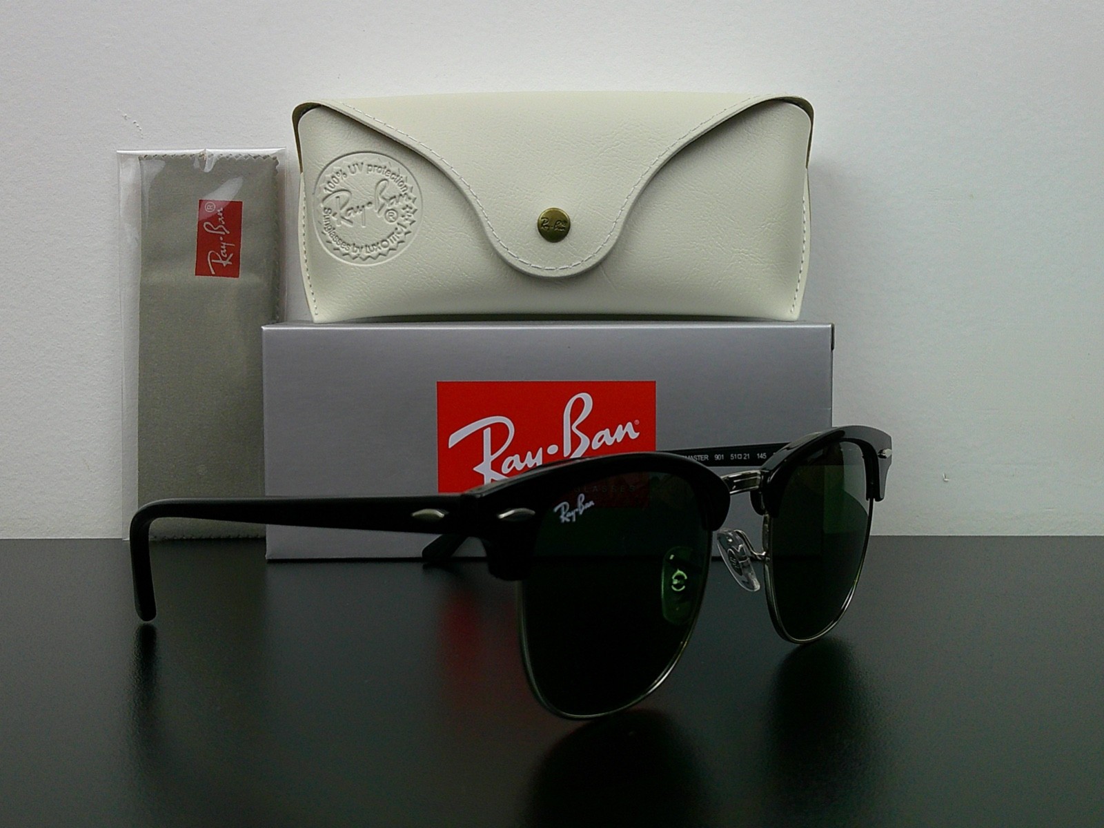 Ray-Ban RB3016 Clubmaster Classic Sunglasses Black & Silver G-15 51mm Never Worn