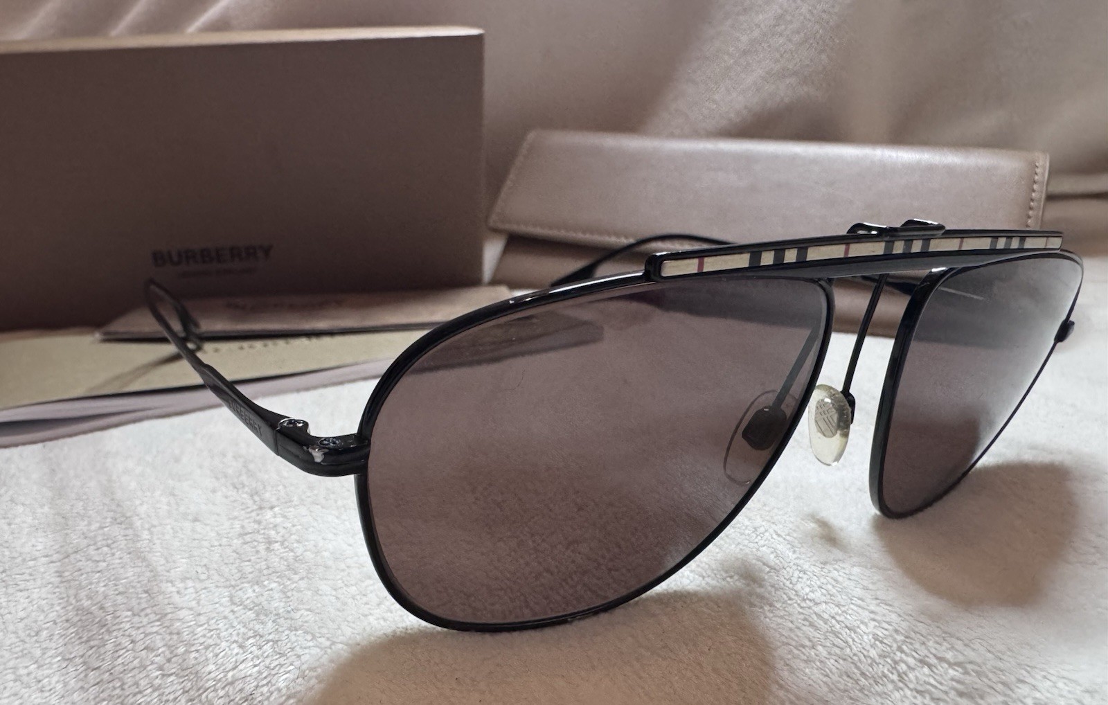 AUTHENTIC BURBERRY Sunglasses B 3121 Square Irregular Black Aviator Check BE3121