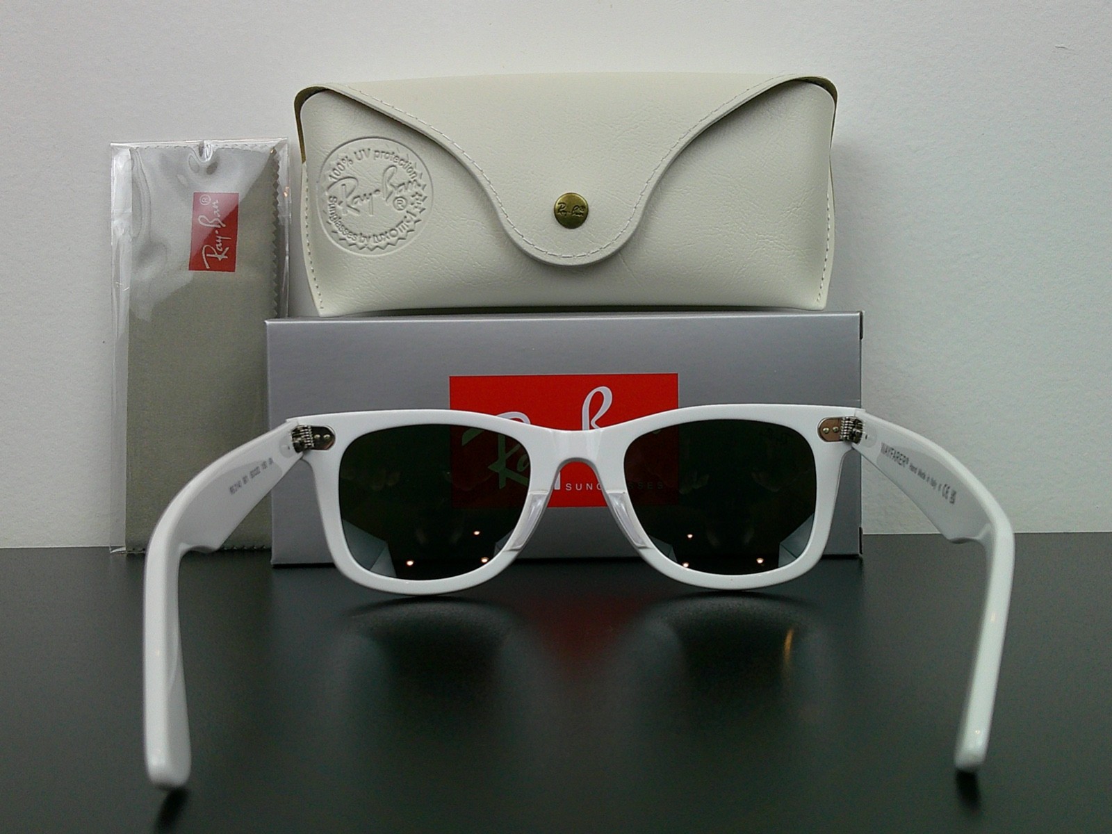 Ray-Ban RB2140 Original Wayfarer Classic Sunglasses White G-15 50mm Never Worn