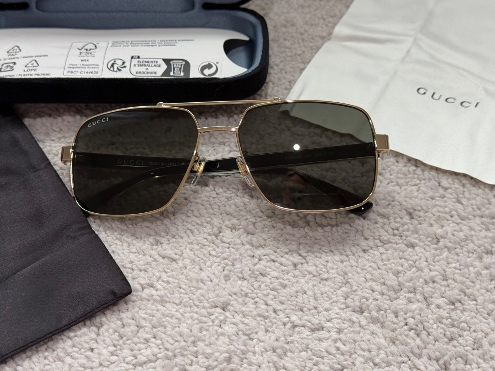 Gucci GG0529S 001 Sunglasses Never Worn Gold Metal Pilot Frame Square Glasses
