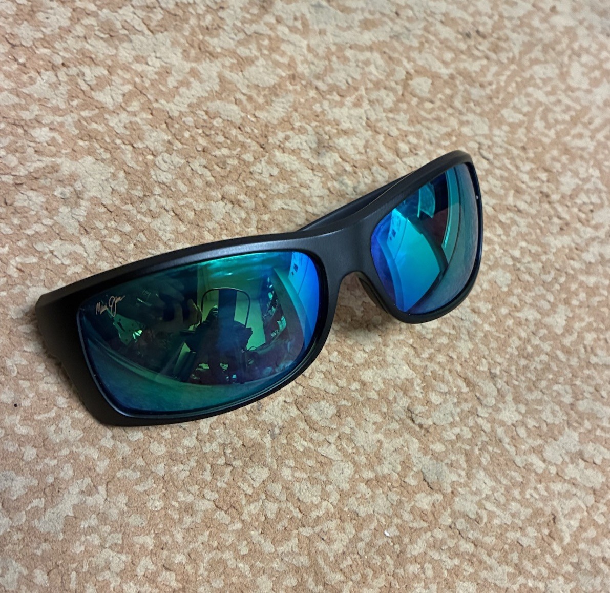 Maui Jim EQUATOR Wrap Sunglasses Black Plastic Frame Green Mirrored Lenses