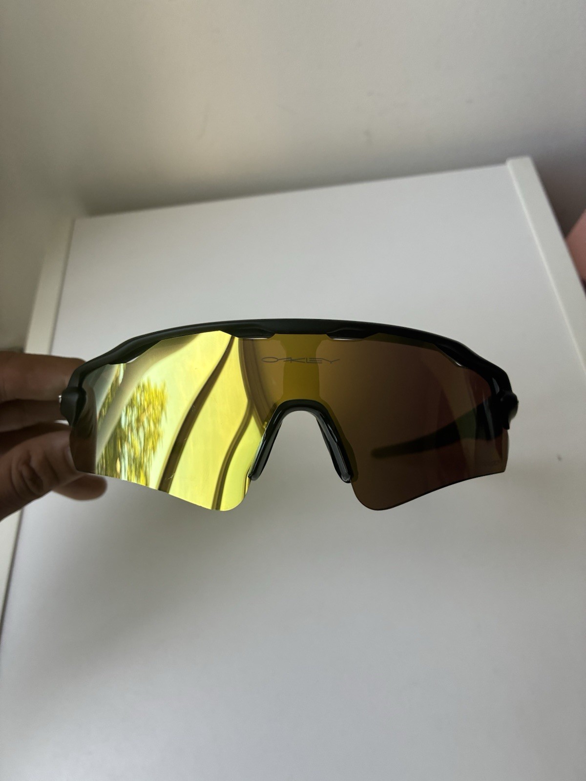 NEW Oakley 009208 Radar Ev Path Sunglasses Black Frame – Gold Prizm Lens