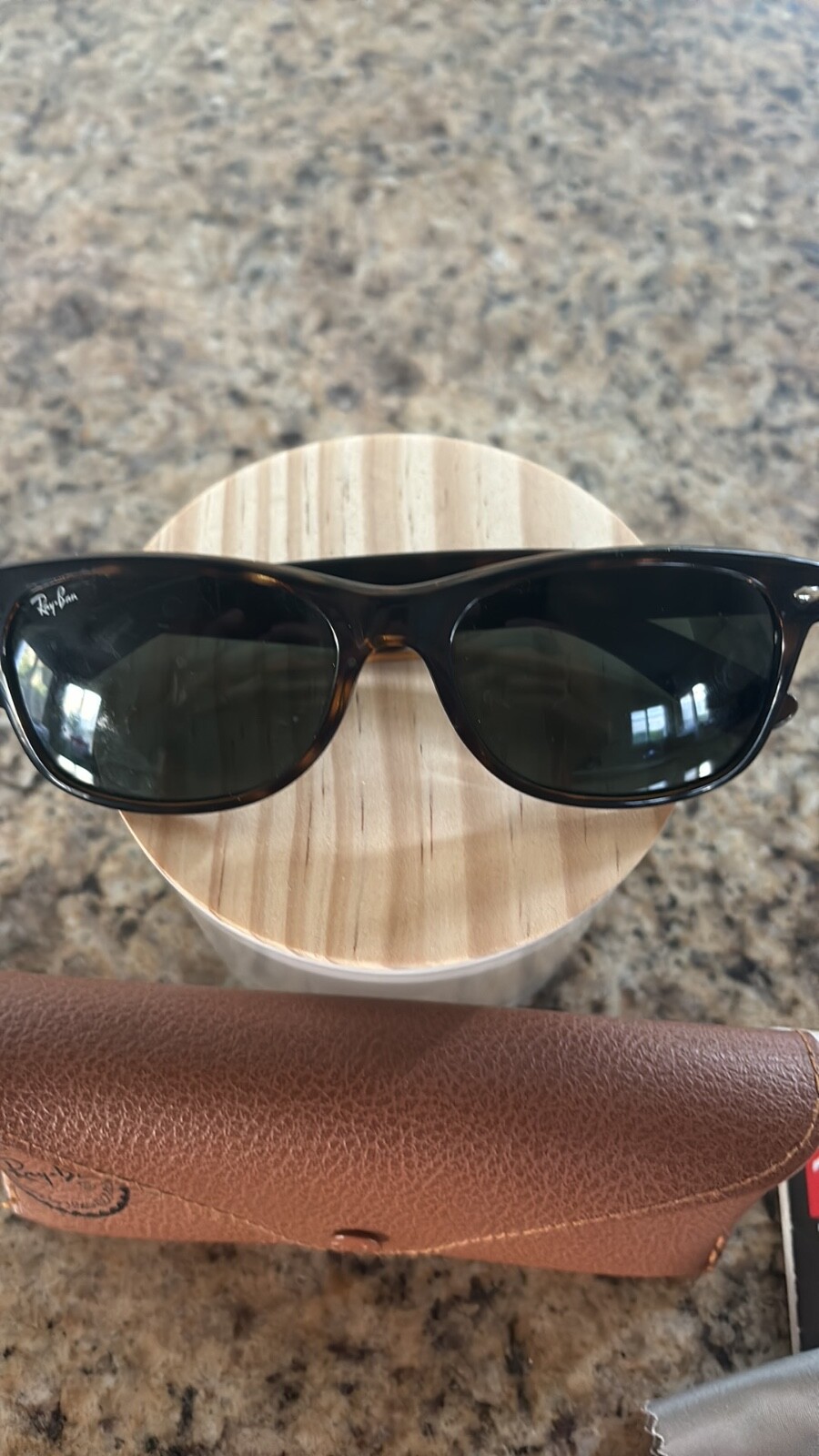 Ray-Ban RB2132 Unisex Adults Sunglasses