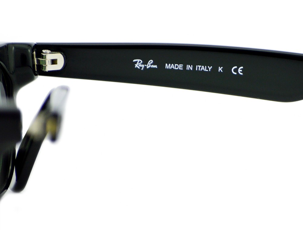 Ray-Ban Sunglasses RB2132 New Wayfarer Classic Black Frame Green Lenses 55mm