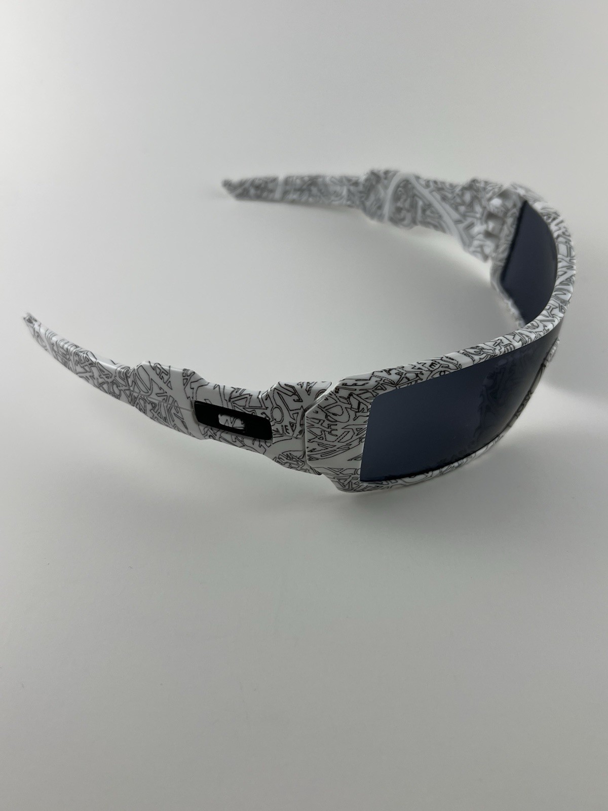 Oakley Oil Rig White/Text Print Frame Grey Lens+Box 03-492 Gen 1 Flat Icons NEW
