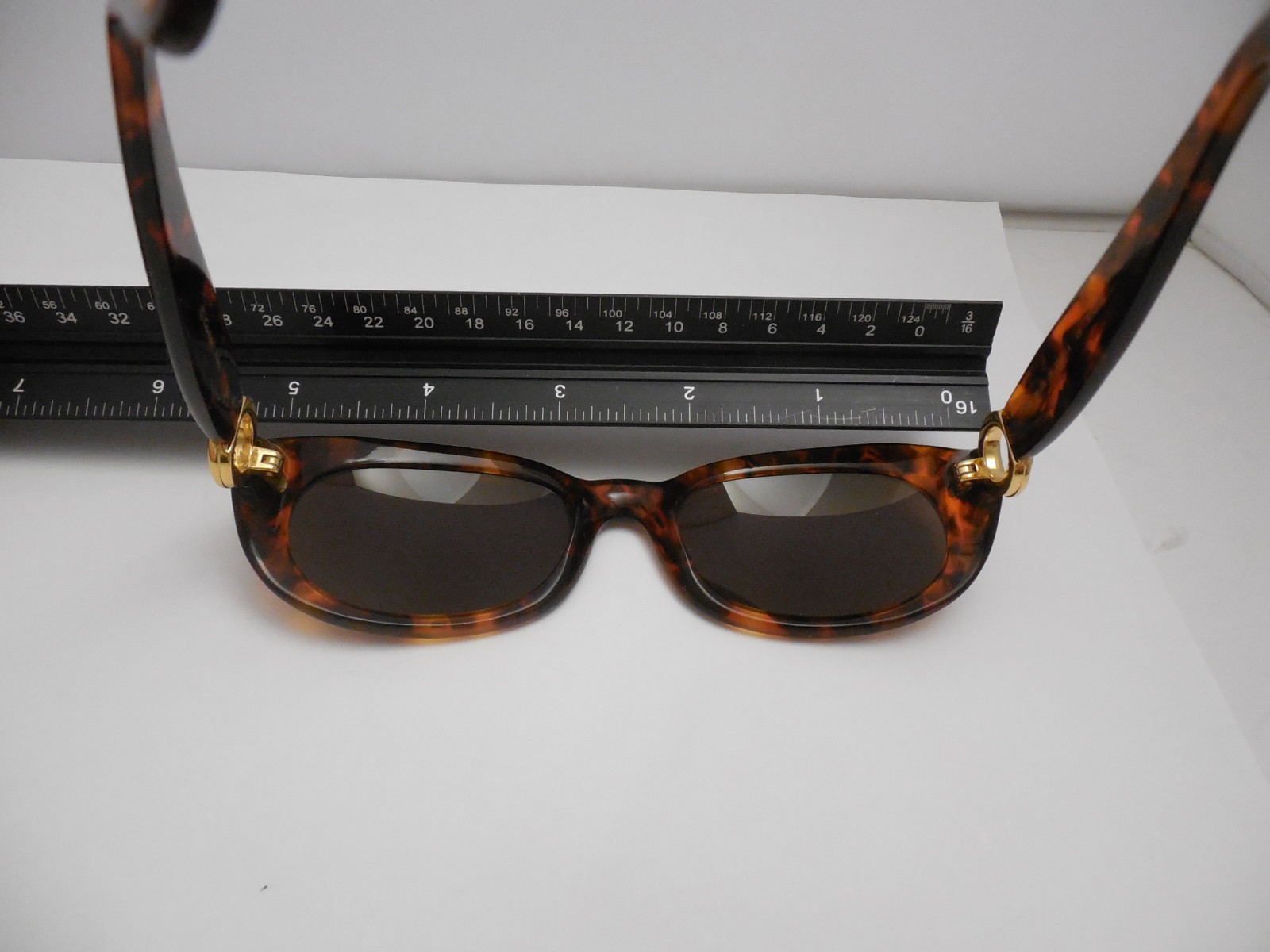 Cartier Paris Acetate plastic Tortoise Shell Oval Sunglasses eyewear frame 90’s