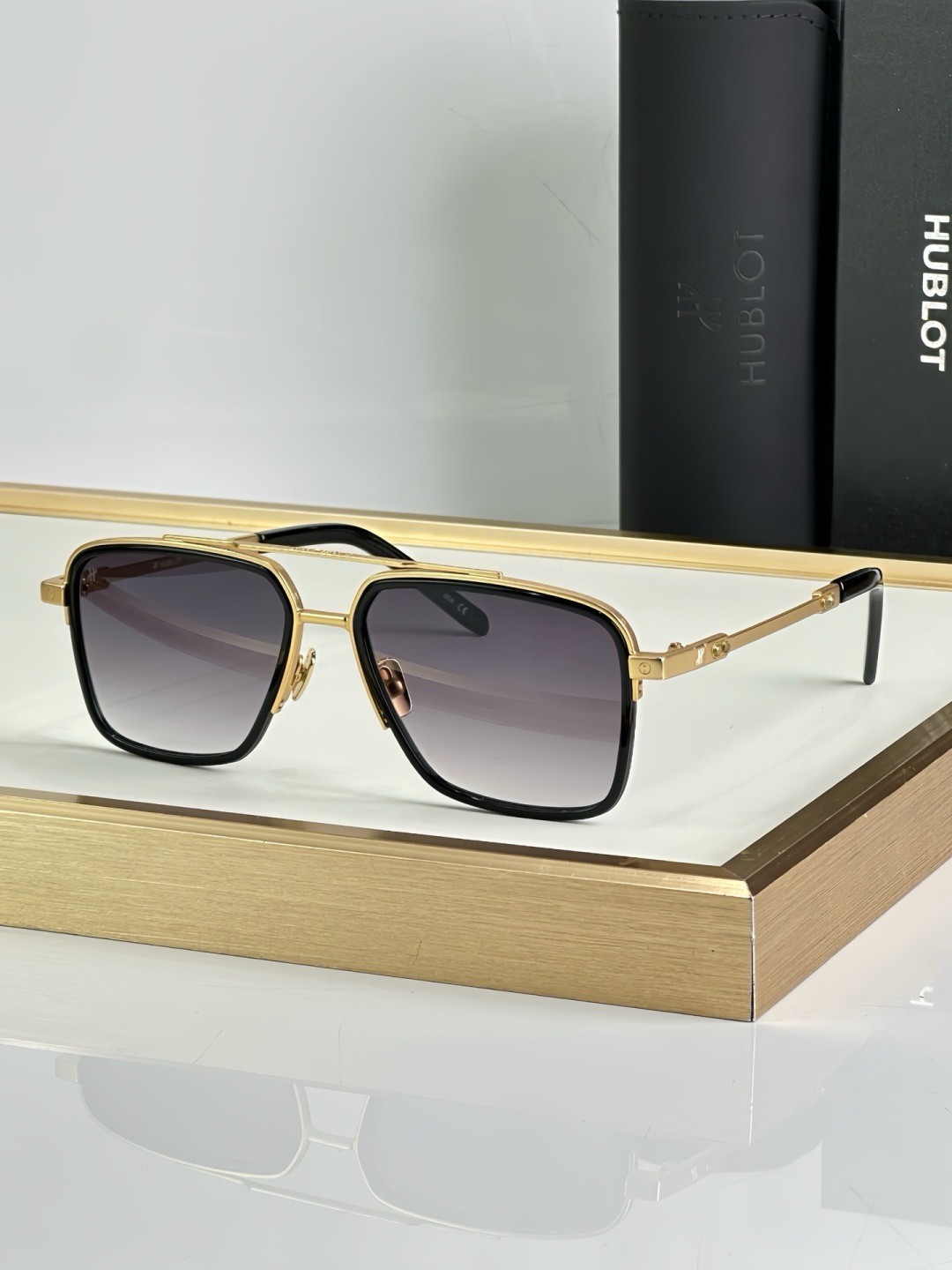 Hublot 106 Square Sunglasses Unisex Gold Metal Frame Luxury Designer Eyewear
