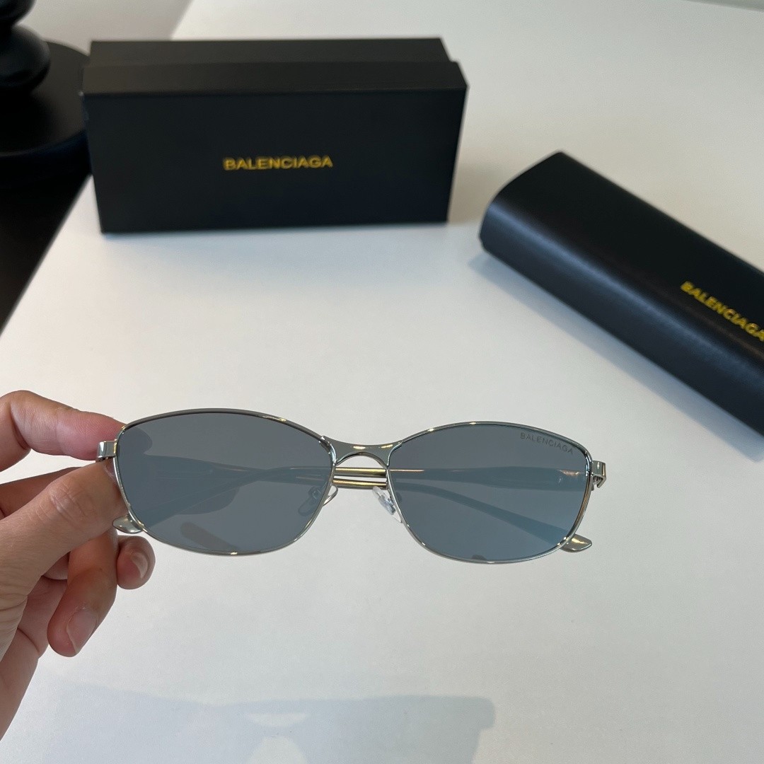 BALENCIAGA BB0245S Oval Sunglasses Model:BB0245S, Size:59-16-135
