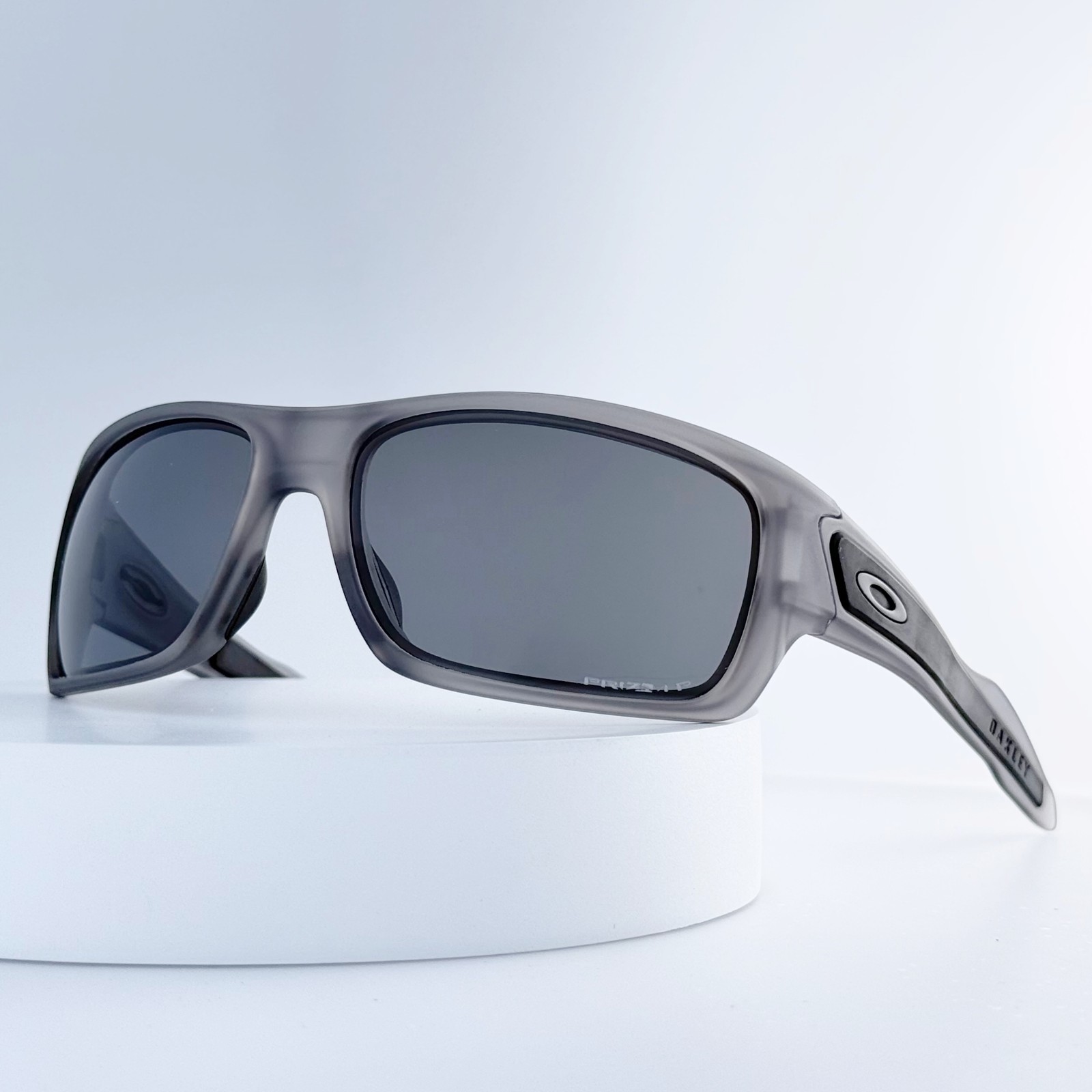 Oakley Turbine OO9263 Grey Ink Frame Grey Polarized Lens Sunglasses New