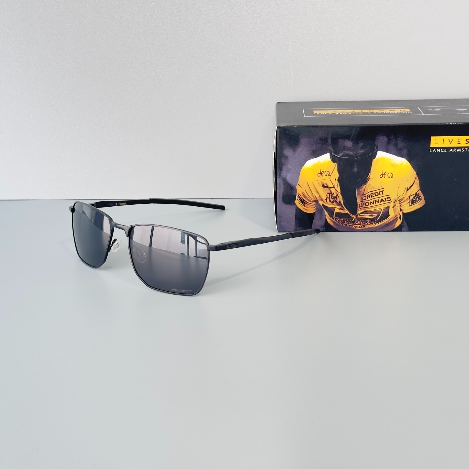 Oakley Ejector OO4142 Polarized Sunglasses Black Frame Black Polarized lenses
