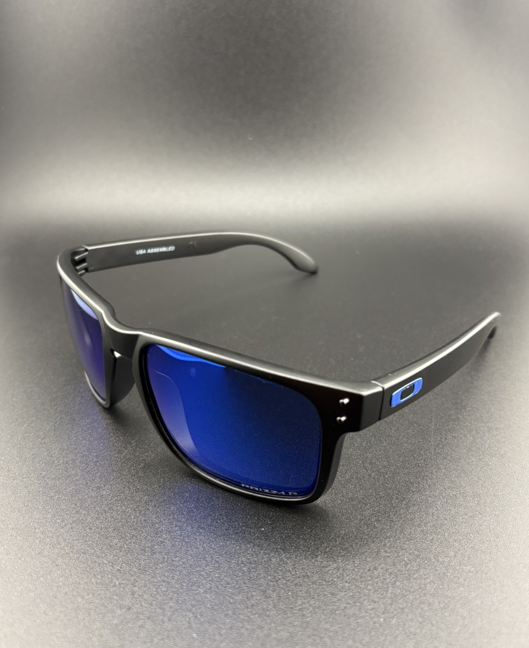 Oakley 0OO9417 Men’s Holbrook XL Sunglasses