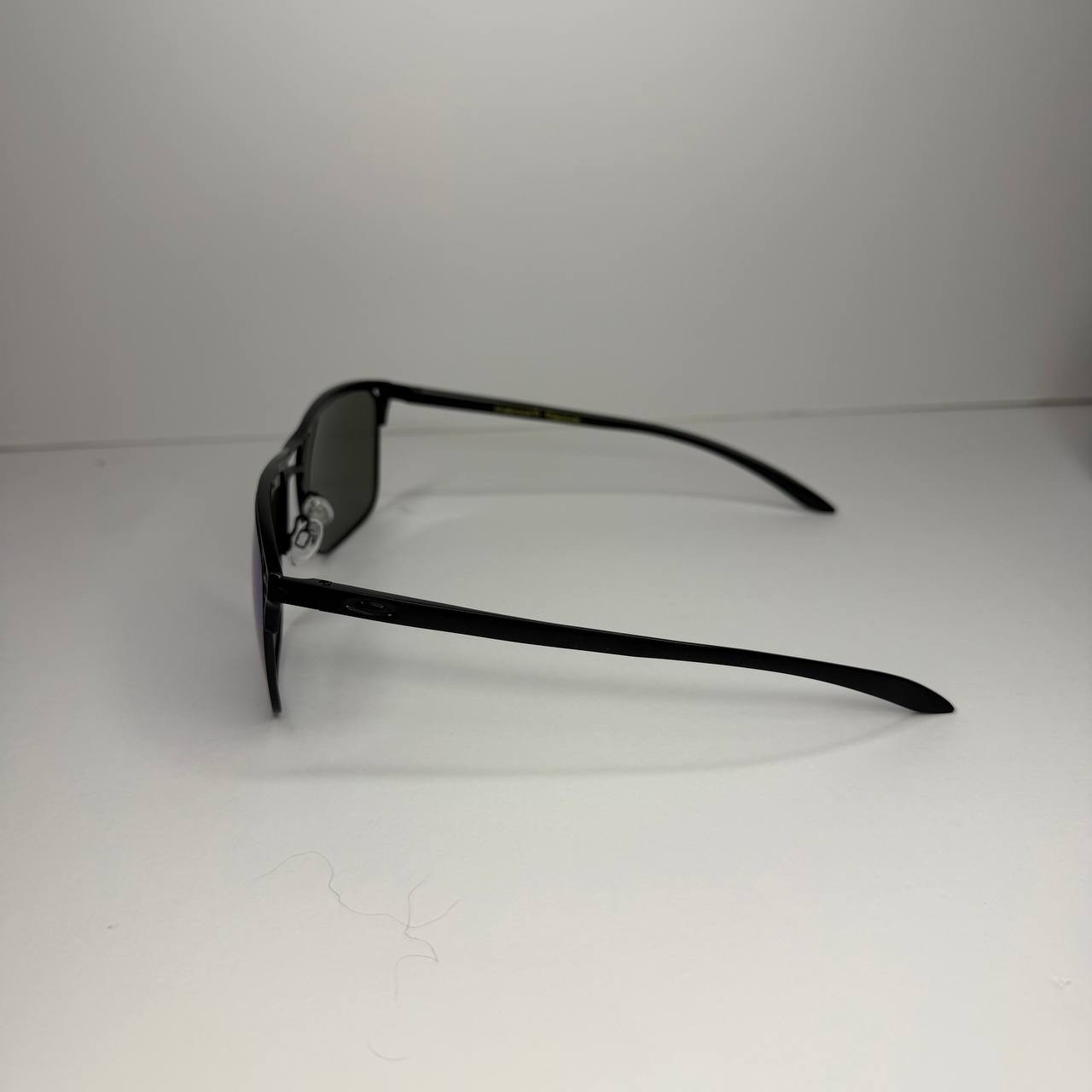 Oakley Men’s HOLBROOK TI Sunglasses Black Metal Frame Blue Mirrored Tinted