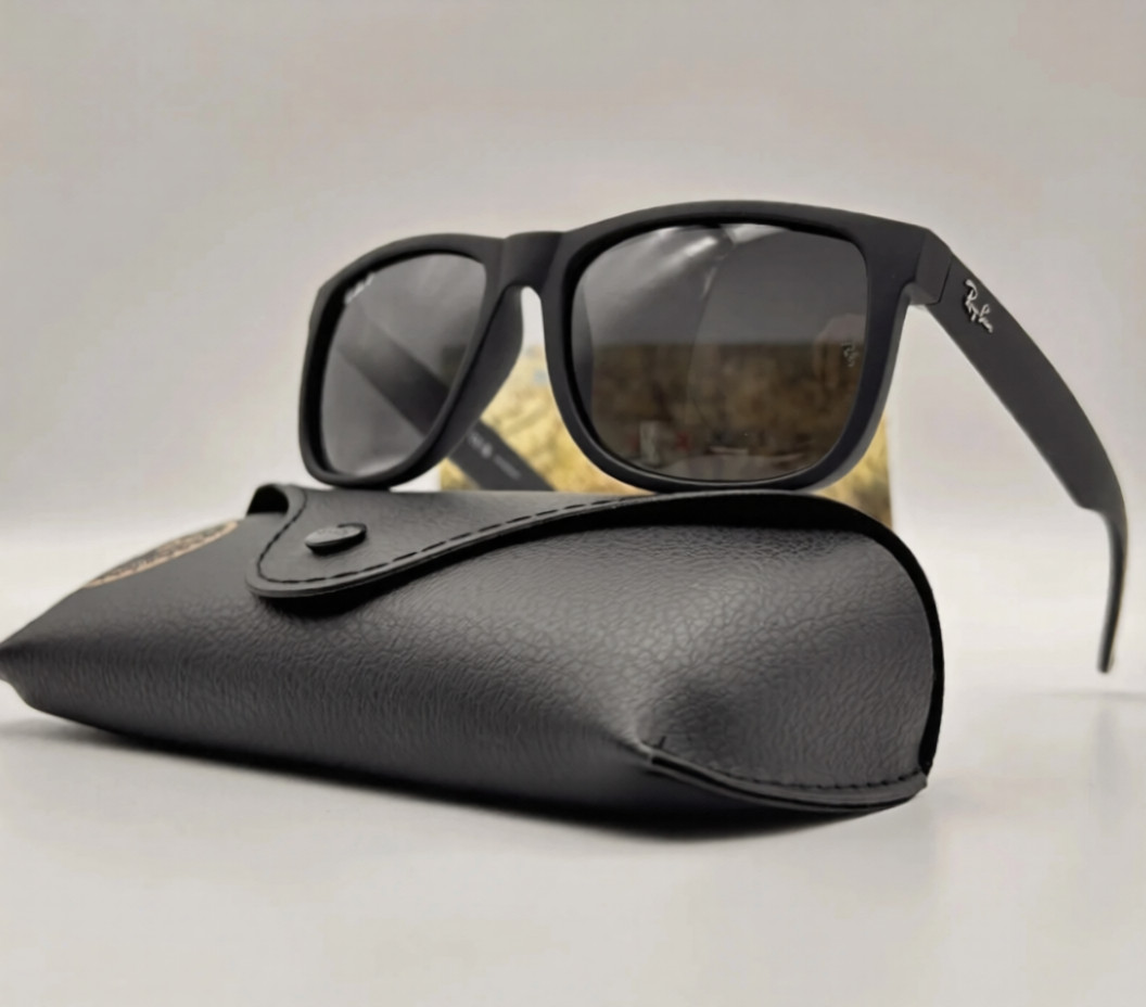 Ray-Ban Justin RB4165 622/2V Polarized Sunglasses Matte Black Grey Lens 54mm