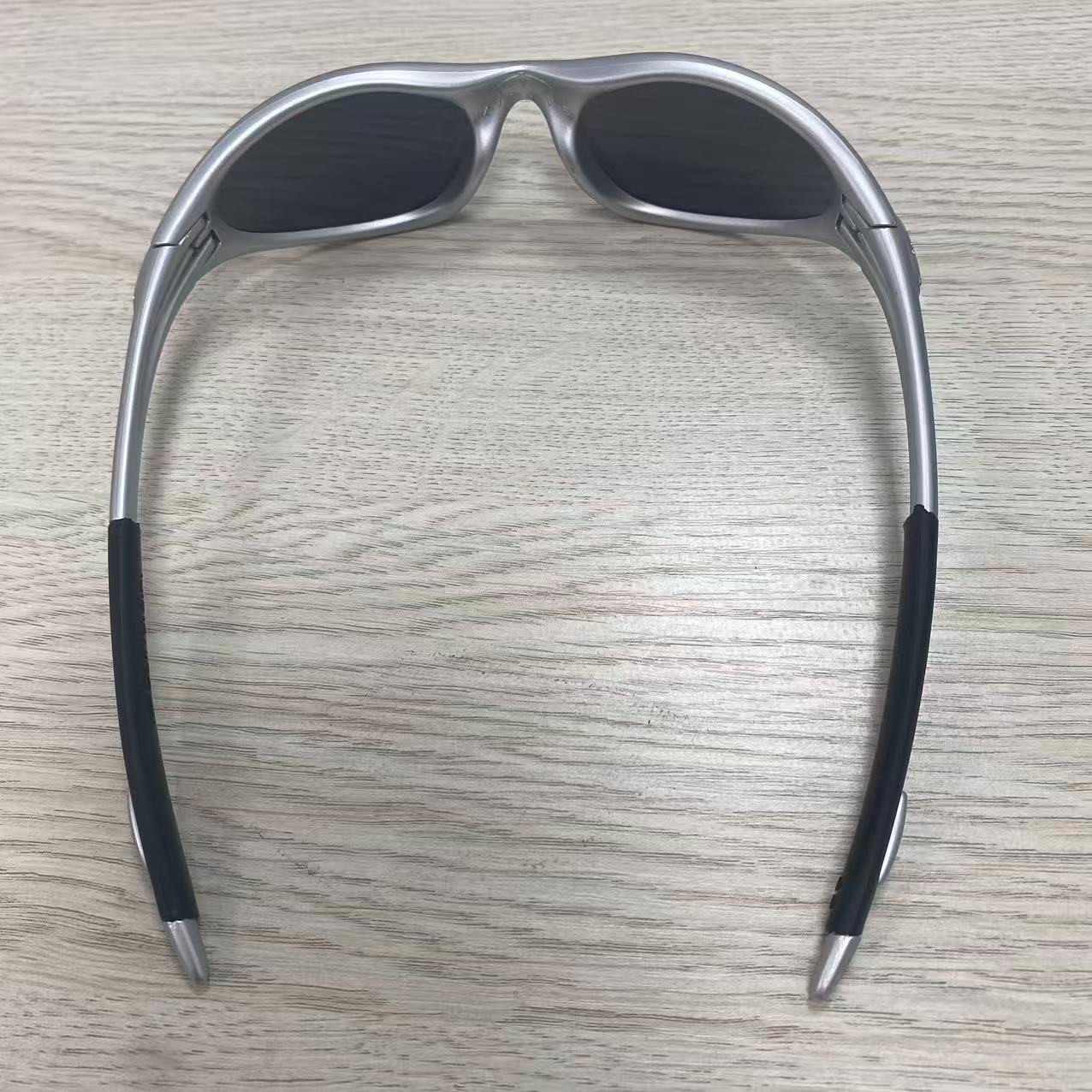 Retro Oakley Minute 1.0 Polarized Sunglasses Sliver Frame Dark Lenses Original