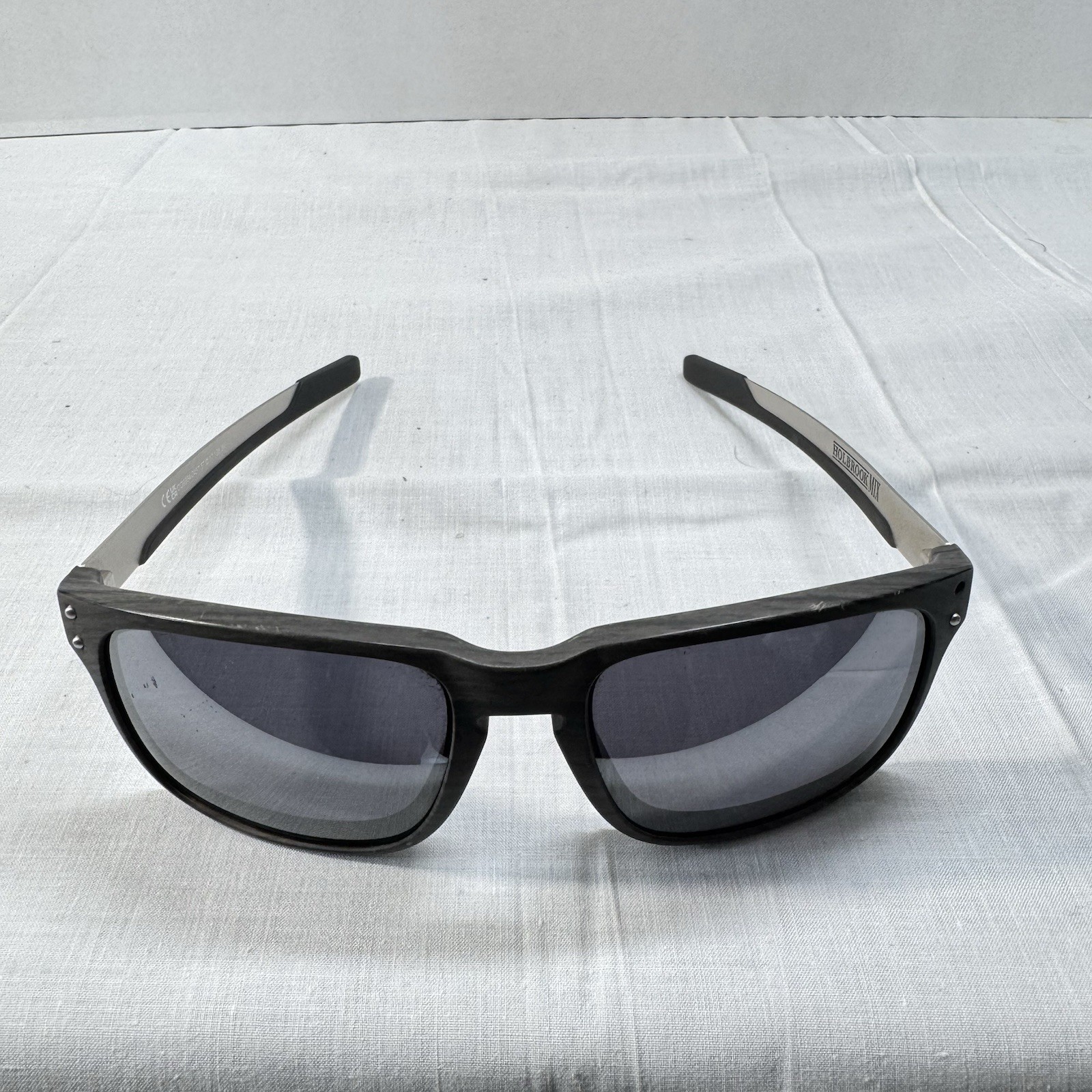 Oakley HOLBROOK MIX Sunglasses OO9384-0457 Woodgrain Frame Black Lens READ*