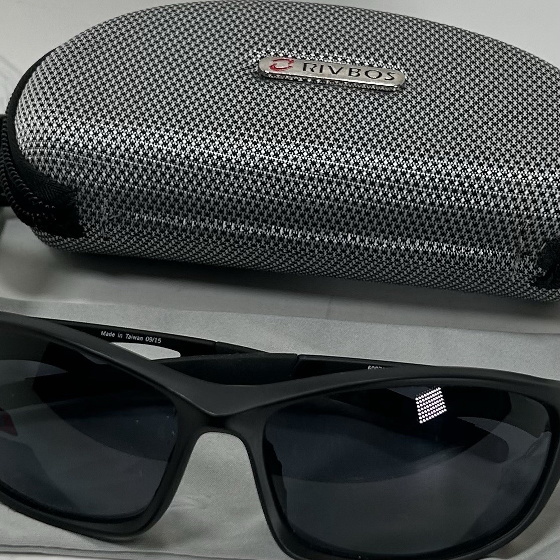 RIVBOS Men’s Polarized Sunglasses Wrap Lightweight Sports Black Frame Black Lens