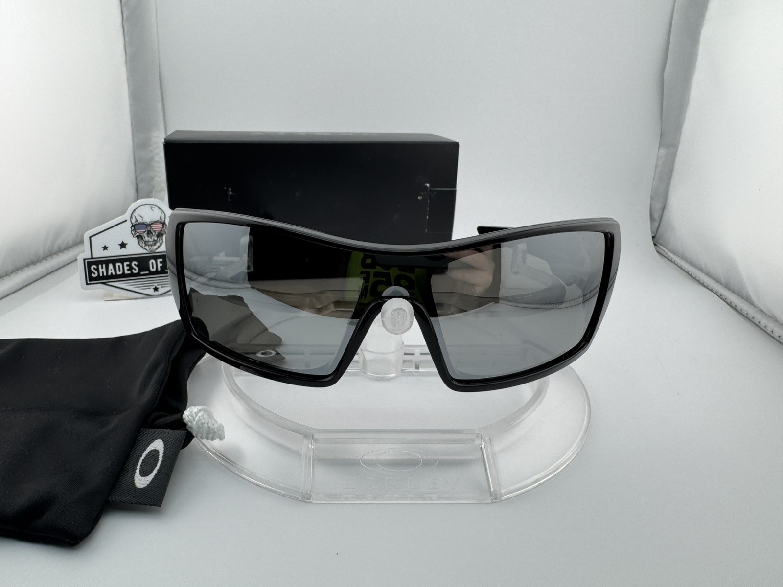 OAKLEY OIL RIG POLISHED BLACK SILVER GALAXY POLARIZED SUNGLASSES CHROME OO9081