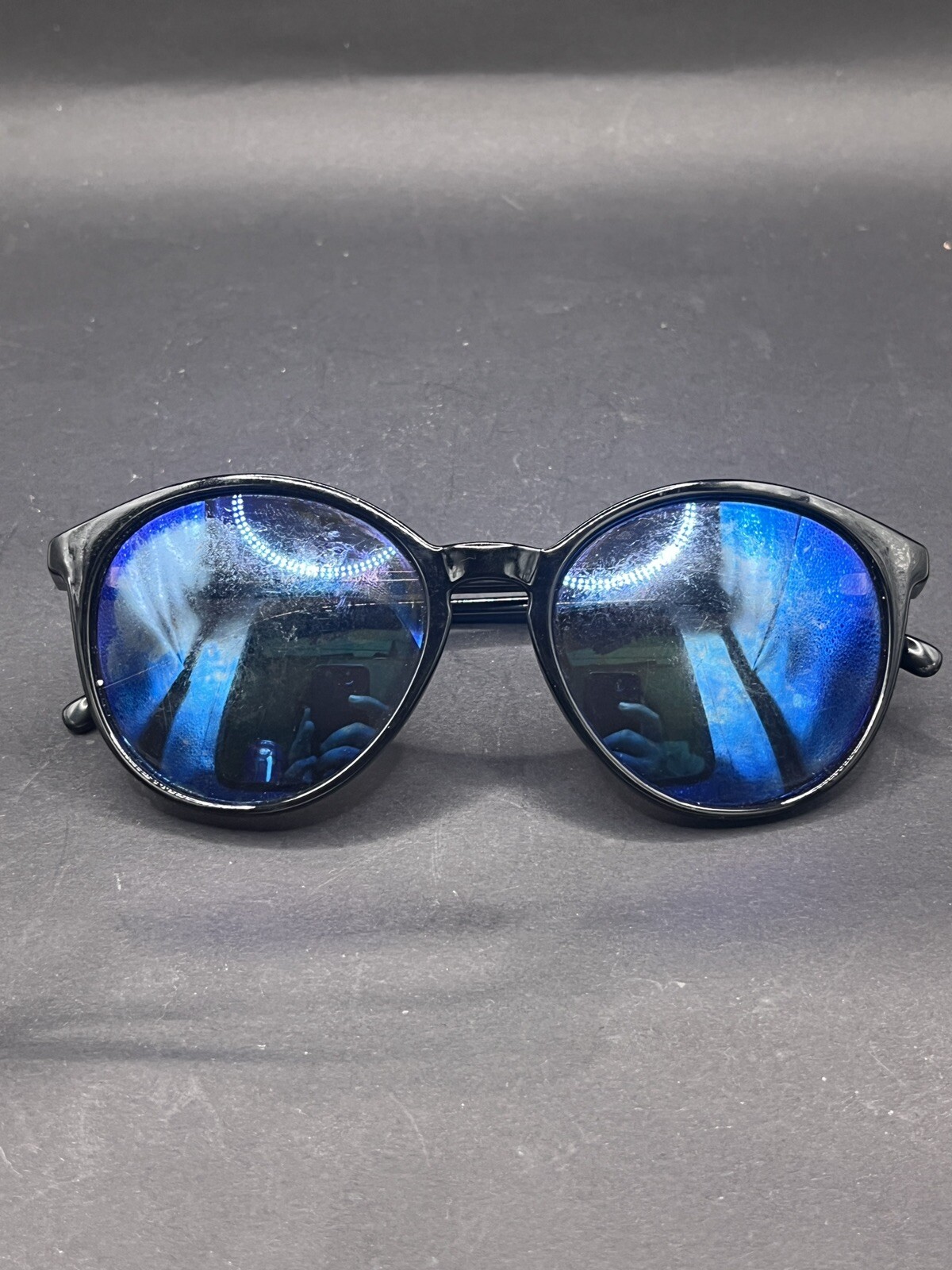 Vans Mens Black Sunglasses With Blue Reflective Lenses Round Shape Made In China
