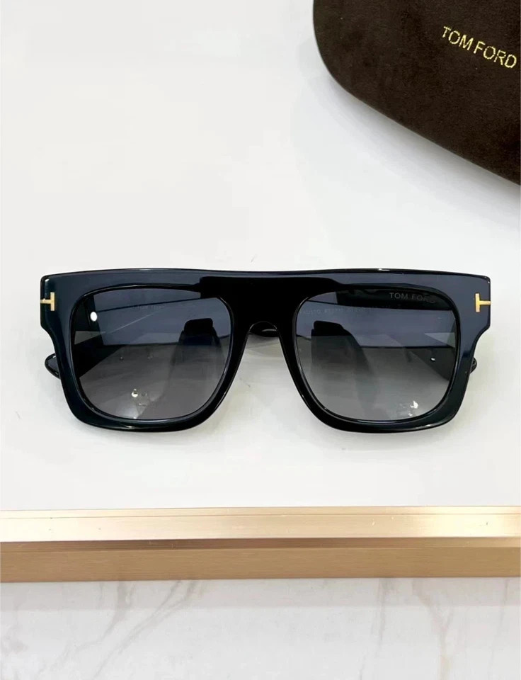 Tom Ford Fausto FT0711 Black Frame Gray Lens Sunglasses 53-20-145 New In Box