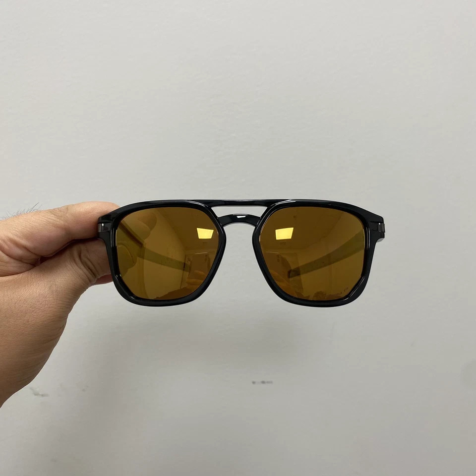 Vintage Oakley Latch beta OO9436 Polarized Sunglasses Black PRIZM Gold Lens