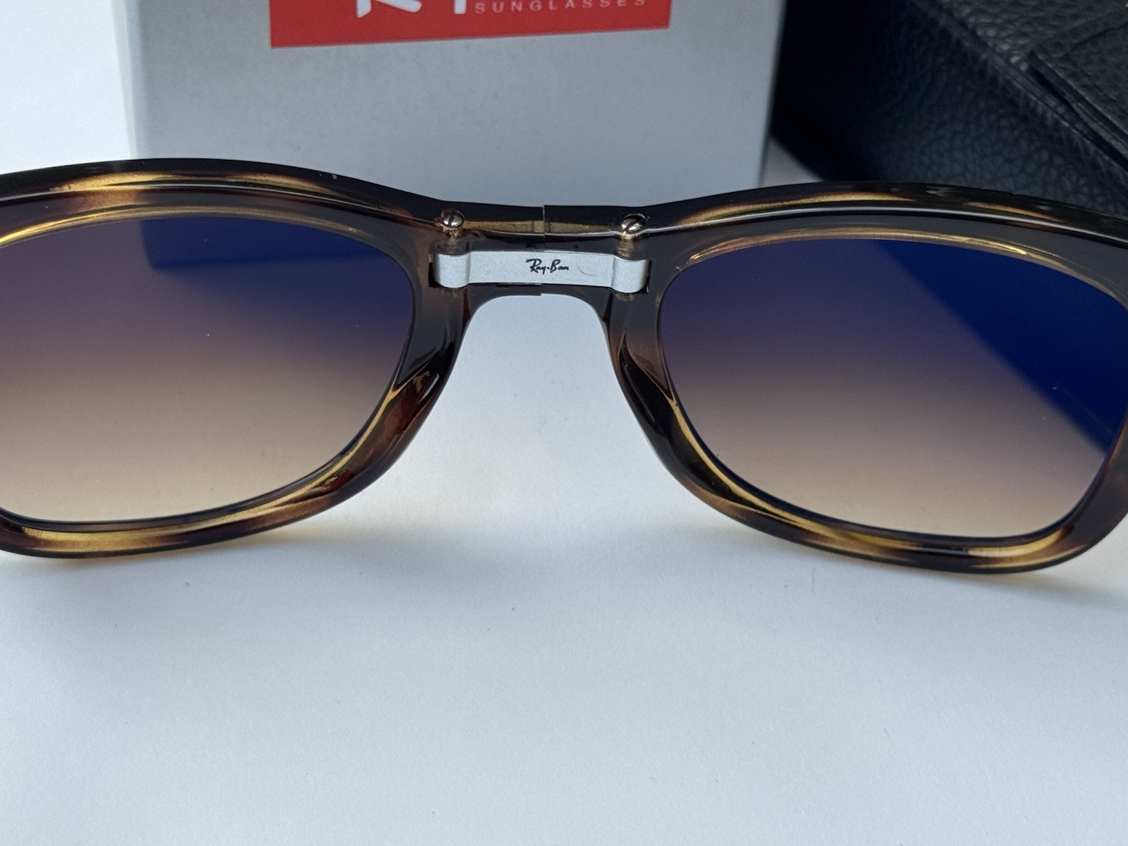 NEW Ray-Ban RB4105 Folding WAYFARER 710/51 Tortoise Brown Gradient Lenses 50mm