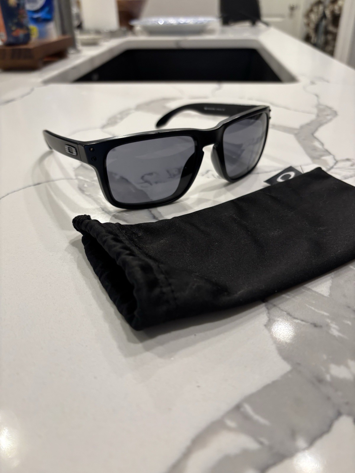 OAKLEY Holbrook Sunglasses OO9102-E555 Matte Black USA Flag Logo w/Pouch NEW!
