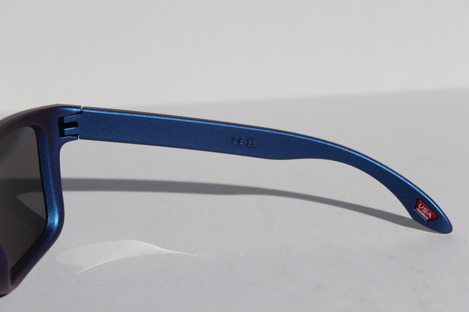 OAKLEY Holbrook XL POLARIZED Sunglasses Cyan/Blue Colorshift/Black OO9417-47 NEW